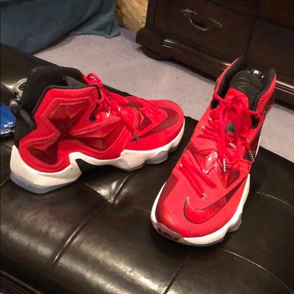 Nike basketball shoes - Picture 2 of 4